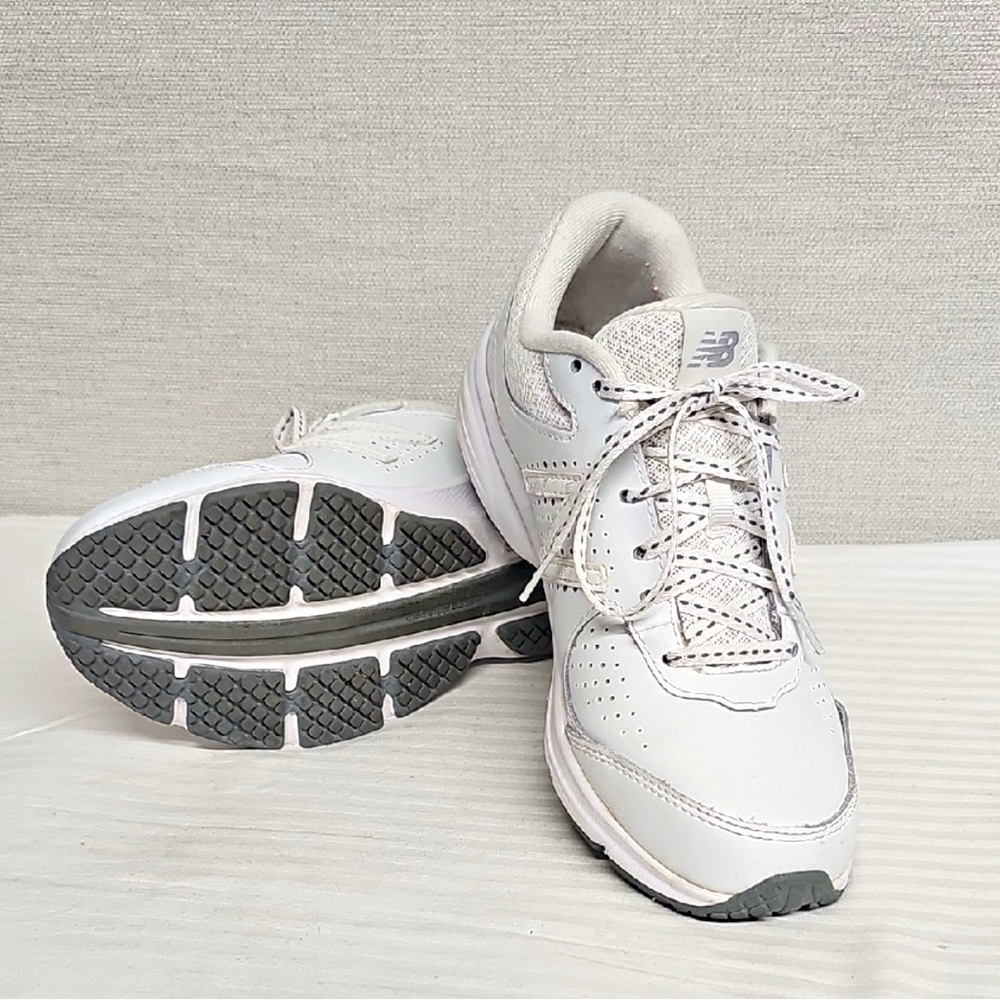 NEW BALANCE WOMENS SNEAKERS